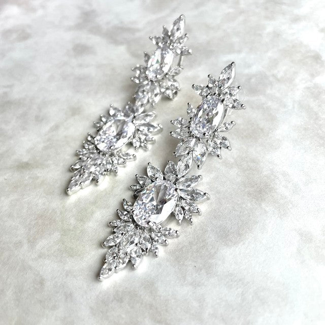 【ピアス・イヤリング】Adorer ジルコニアブライダルピアス 【結婚式 ピアス イヤリング】