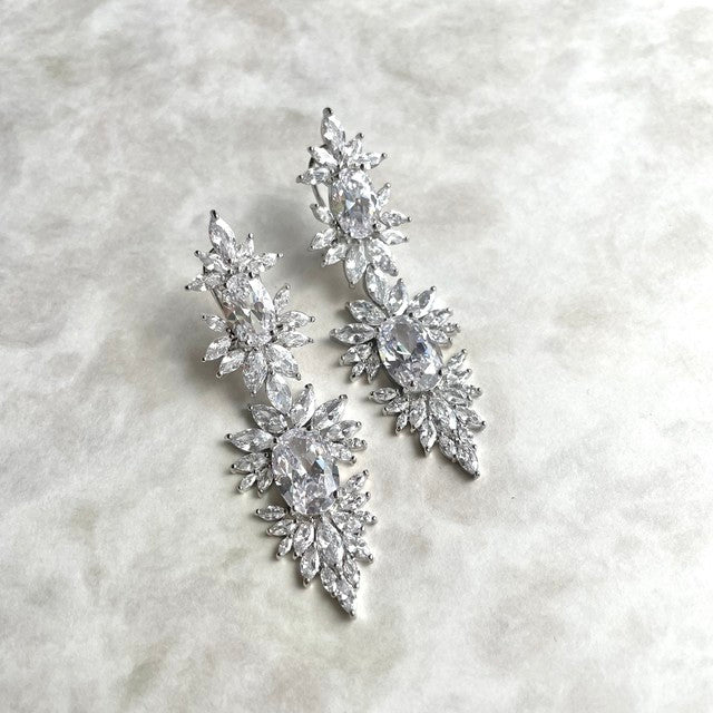 【ピアス・イヤリング】Adorer ジルコニアブライダルピアス 【結婚式 ピアス イヤリング】