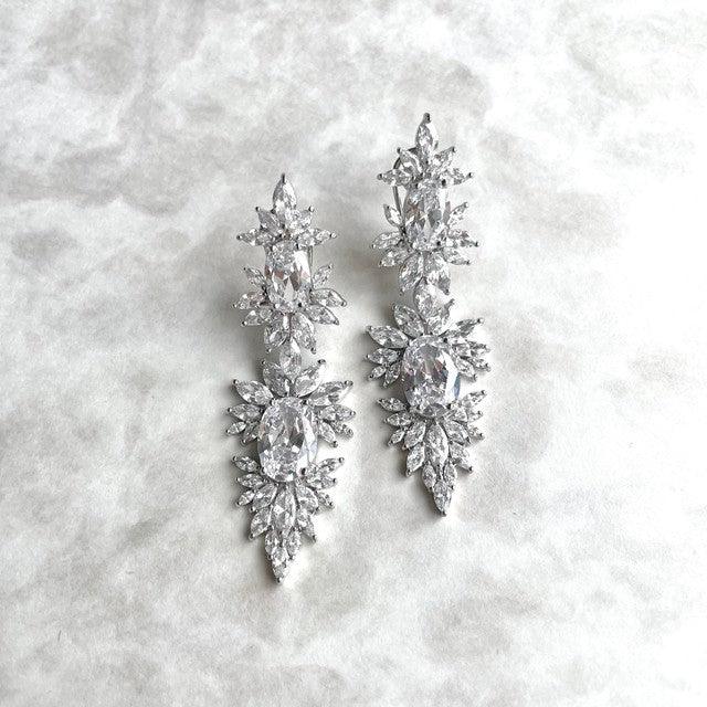 【ピアス・イヤリング】Adorer ジルコニアブライダルピアス 【結婚式 ピアス イヤリング】