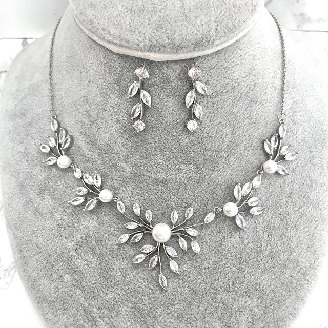 Jardin ジルコニアブライダルネックレス&ピアスセット 【結婚式 アクセサリーセット】