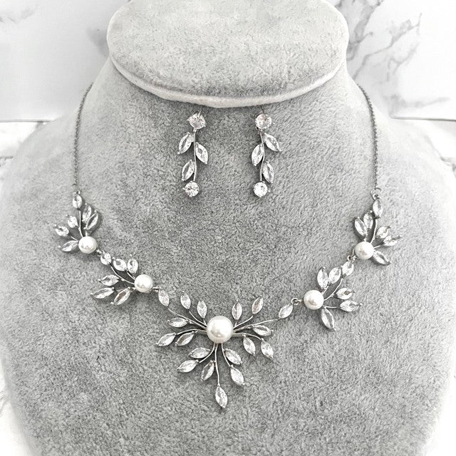 Jardin ジルコニアブライダルネックレス&ピアスセット 【結婚式 アクセサリーセット】