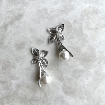 【ピアス・イヤリング】Noix ジルコニアブライダルピアス 【結婚式 ピアス イヤリング】