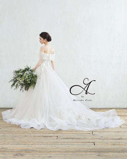 マグノリア HE-110(Ivory)【ウェディングドレスレンタル】