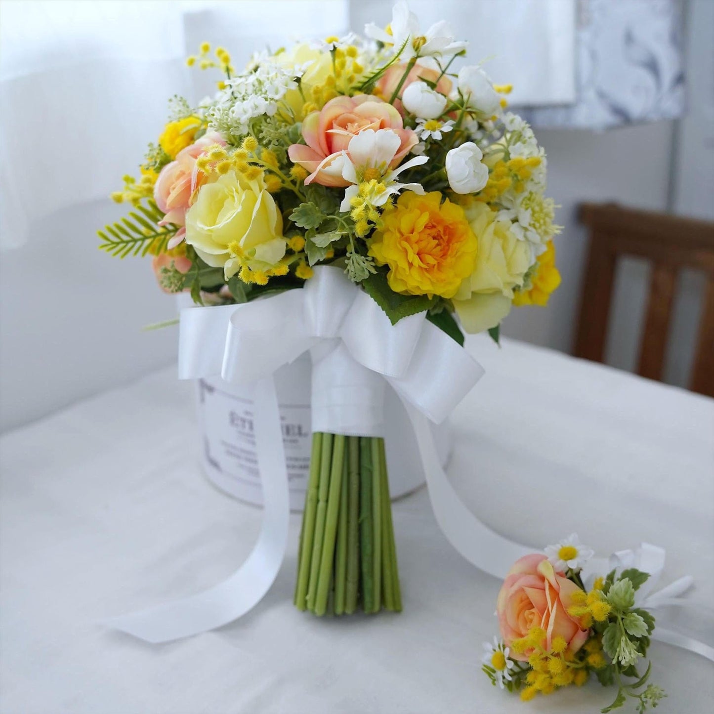 黄色のお花とコスモスのブーケ