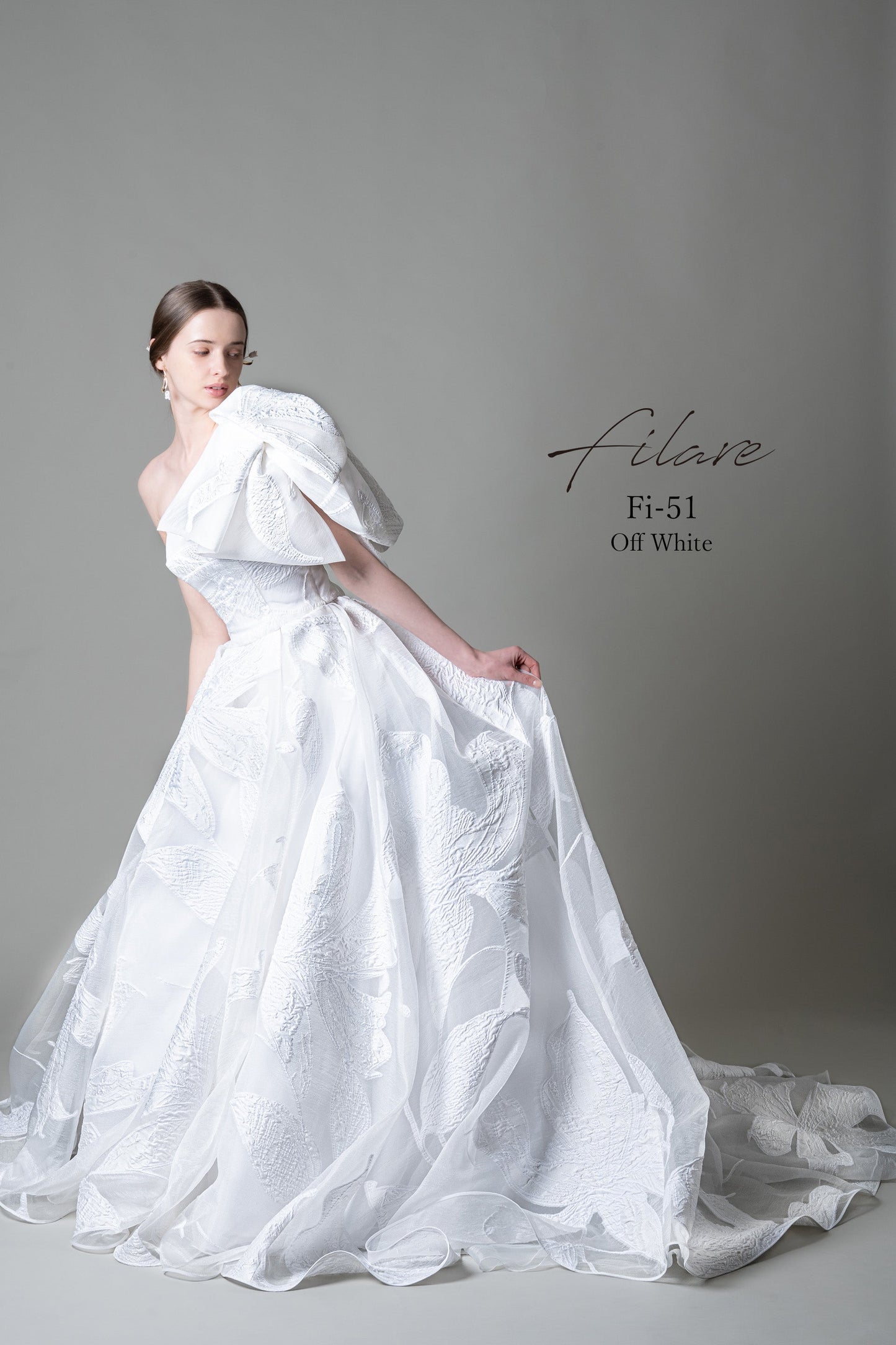 アイラ Fi-51-OffWhite【ウェディングドレスレンタル】