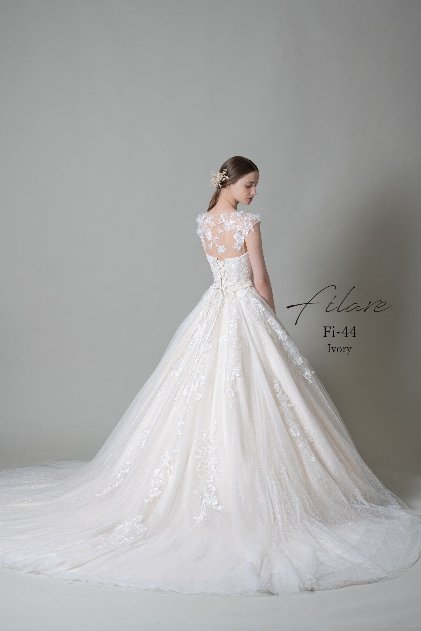 ティナ Fi-44-Ivory【ウェディングドレスレンタル】