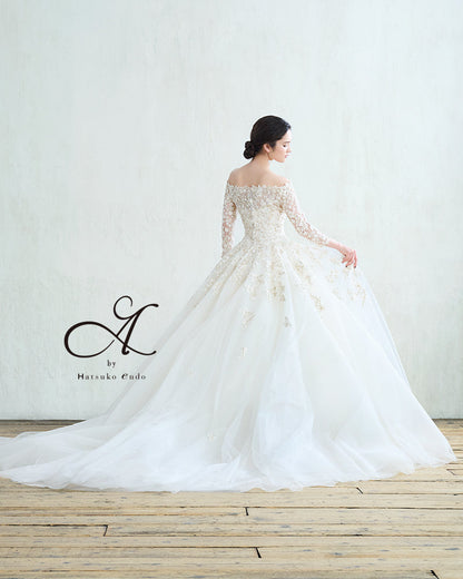 リサ HE-122(Ivory) 【ウェディングドレスレンタル】