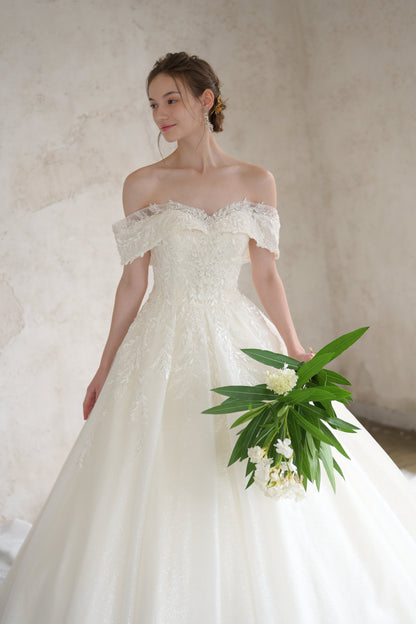 エフィ Fi-34-Ivory【ウェディングドレスレンタル】