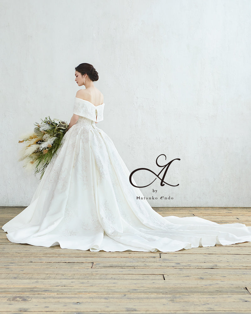 ナディア HE-99(Ivory)【ウェディングドレスレンタル】