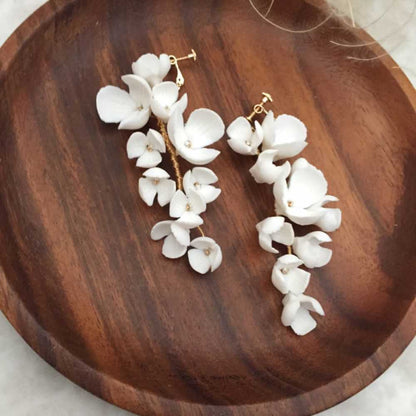 【ピアス・イヤリング】white flower フラワーイヤリング/ブライダルアクセサリー 【結婚式 ピアス イヤリング】
