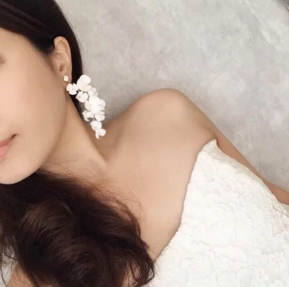 【ピアス・イヤリング】white flower フラワーイヤリング/ブライダルアクセサリー 【結婚式 ピアス イヤリング】