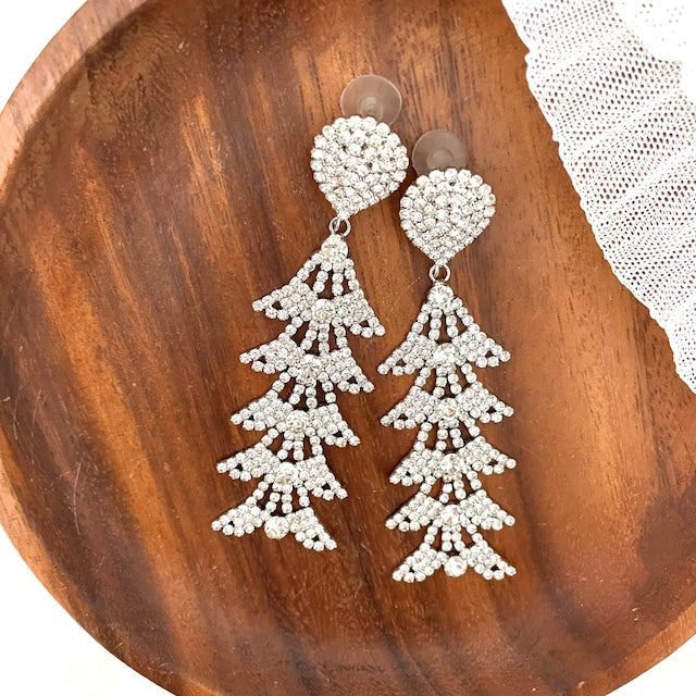 【ピアス・イヤリング】valser ロングブライダルピアス 【結婚式 ピアス イヤリング】