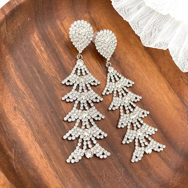 【ピアス・イヤリング】valser ロングブライダルピアス 【結婚式 ピアス イヤリング】