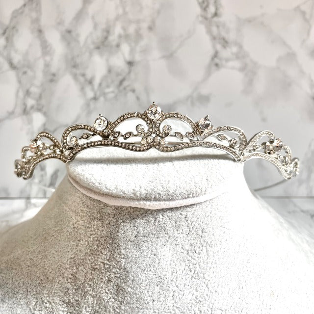 【ヘッドドレス】nala ブライダルビジューティアラ 【結婚式 ヘアアクセサリー】