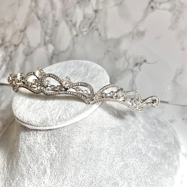 【ヘッドドレス】nala ブライダルビジューティアラ 【結婚式 ヘアアクセサリー】