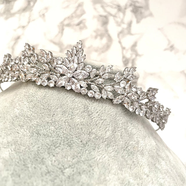 【ヘッドドレス】jurer ブライダルジルコニアティアラ 【結婚式 ヘアアクセサリー】