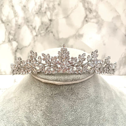 【ヘッドドレス】jurer ブライダルジルコニアティアラ 【結婚式 ヘアアクセサリー】