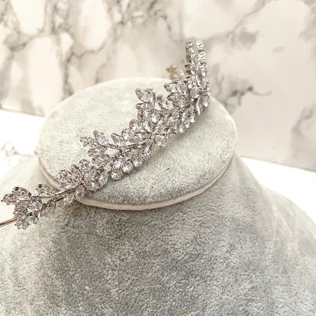 【ヘッドドレス】jurer ブライダルジルコニアティアラ 【結婚式 ヘアアクセサリー】