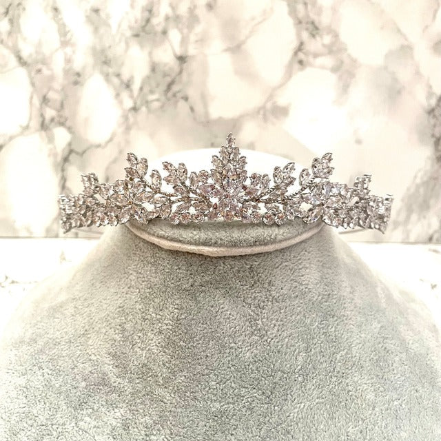 【ヘッドドレス】jurer ブライダルジルコニアティアラ 【結婚式 ヘアアクセサリー】