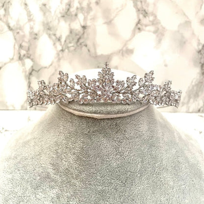 【ヘッドドレス】jurer ブライダルジルコニアティアラ 【結婚式 ヘアアクセサリー】