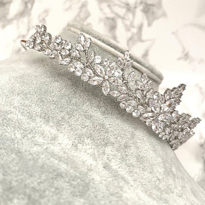 【ヘッドドレス】jurer ブライダルジルコニアティアラ 【結婚式 ヘアアクセサリー】