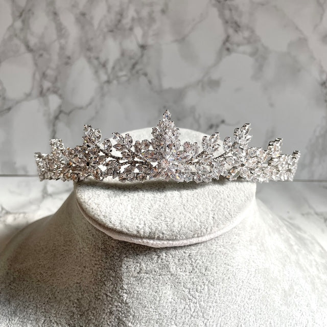 【ヘッドドレス】jurer ブライダルジルコニアティアラ 【結婚式 ヘアアクセサリー】