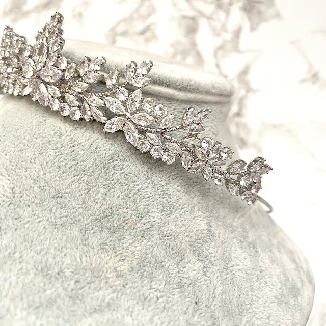 【ヘッドドレス】jurer ブライダルジルコニアティアラ 【結婚式 ヘアアクセサリー】