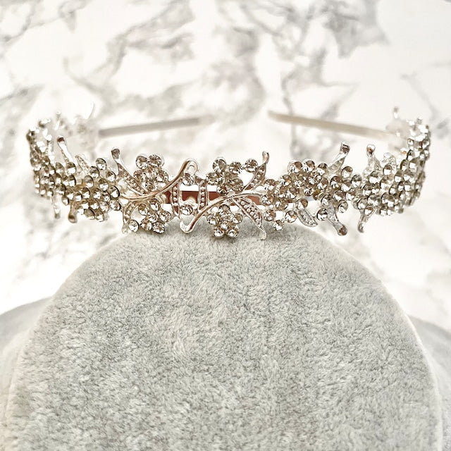 【ヘッドドレス】croiser ビジューブライダルティアラ 【結婚式 ヘアアクセサリー】