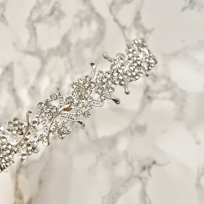 【ヘッドドレス】croiser ビジューブライダルティアラ 【結婚式 ヘアアクセサリー】