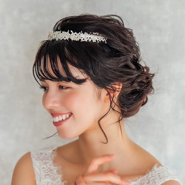 【ヘッドドレス】croiser ビジューブライダルティアラ 【結婚式 ヘアアクセサリー】