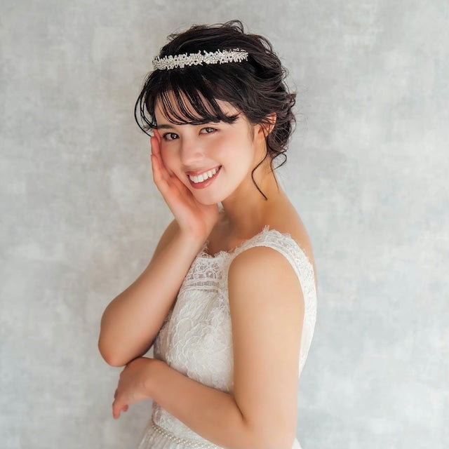 【ヘッドドレス】croiser ビジューブライダルティアラ 【結婚式　ヘアアクセサリー】