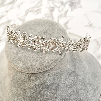 【ヘッドドレス】croiser ビジューブライダルティアラ 【結婚式 ヘアアクセサリー】