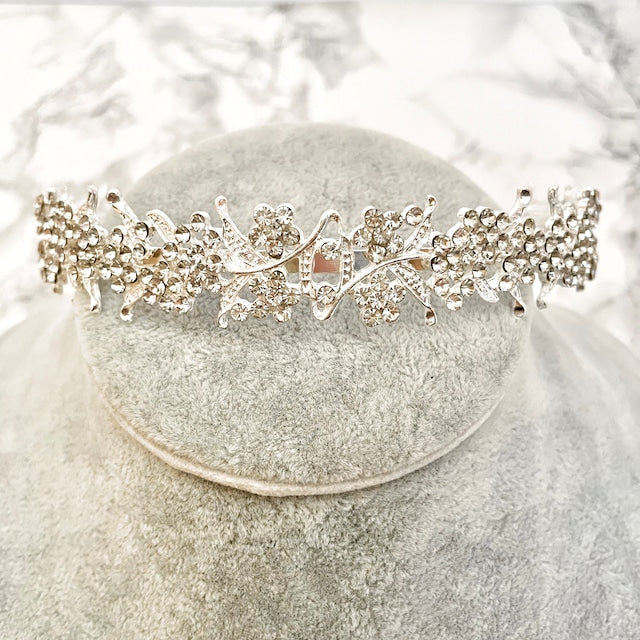 【ヘッドドレス】croiser ビジューブライダルティアラ 【結婚式 ヘアアクセサリー】