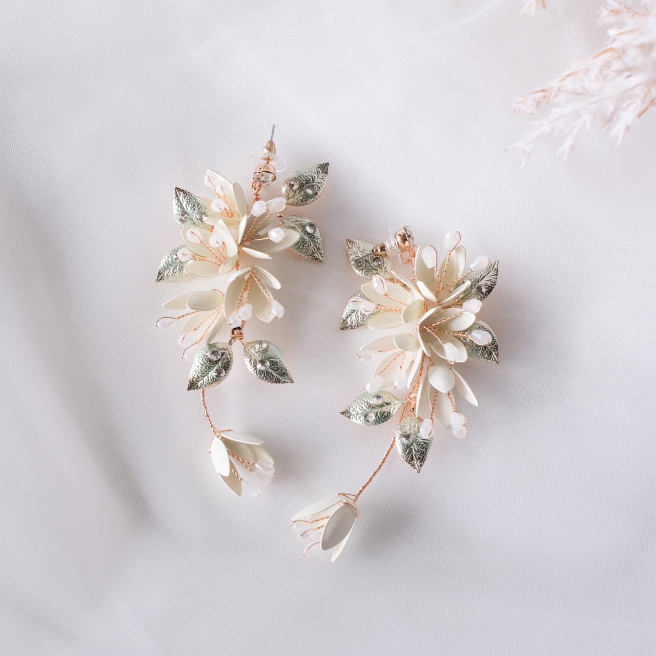 【ピアス】ブライダルピアス アンティークピアス 小枝ピアス ゴールド m18 【結婚式 ピアス イヤリング】