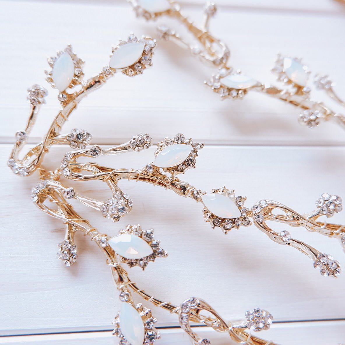 ブライダルヘッドドレス ビジュー 小枝ヘッドドレス リーフ ゴールド p2 【結婚式 ヘアアクセサリー】