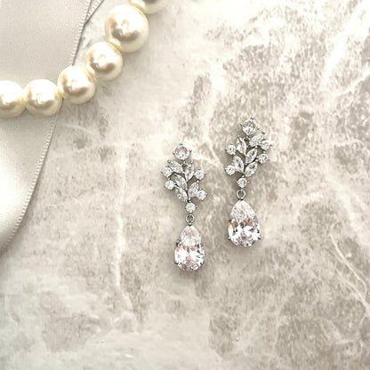 【ピアス・イヤリング】edelweiss ブライダルジルコニアピアス 【結婚式 ピアス イヤリング】