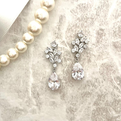 【ピアス・イヤリング】edelweiss ブライダルジルコニアピアス 【結婚式 ピアス イヤリング】