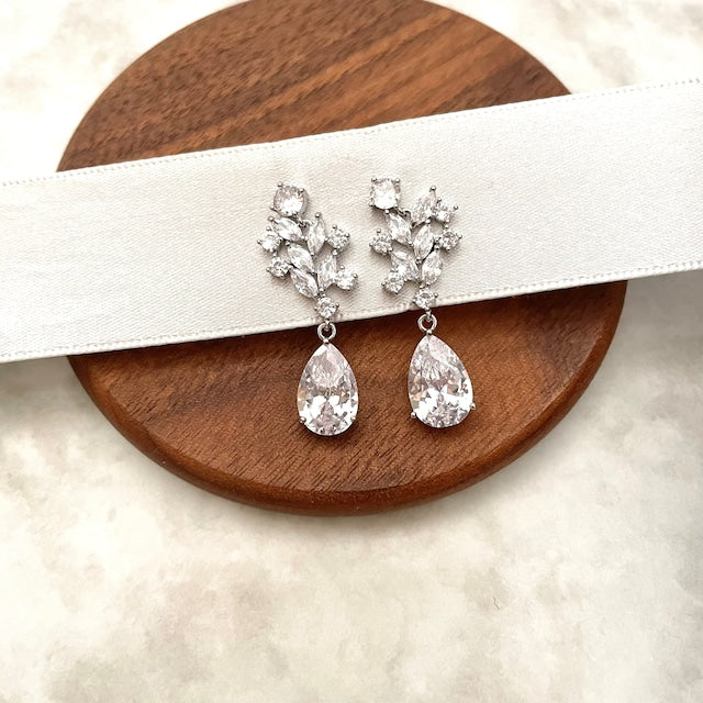 【ピアス・イヤリング】edelweiss ブライダルジルコニアピアス 【結婚式 ピアス イヤリング】