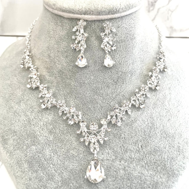 ange silverビジューブライダルネックレス&ピアスセット 【結婚式 アクセサリーセット】