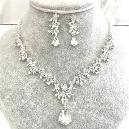 ange silverビジューブライダルネックレス&ピアスセット 【結婚式 アクセサリーセット】
