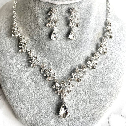 ange silverビジューブライダルネックレス&ピアスセット 【結婚式 アクセサリーセット】