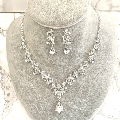 ange silverビジューブライダルネックレス&ピアスセット 【結婚式 アクセサリーセット】