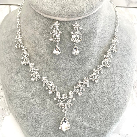 ange silverビジューブライダルネックレス&ピアスセット 【結婚式 アクセサリーセット】