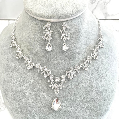 ange silverビジューブライダルネックレス&ピアスセット 【結婚式 アクセサリーセット】