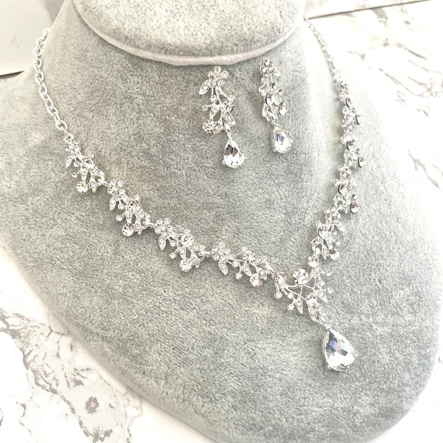 ange silverビジューブライダルネックレス&ピアスセット 【結婚式 アクセサリーセット】