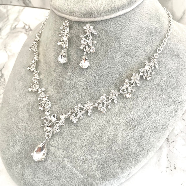 ange silverビジューブライダルネックレス&ピアスセット 【結婚式 アクセサリーセット】