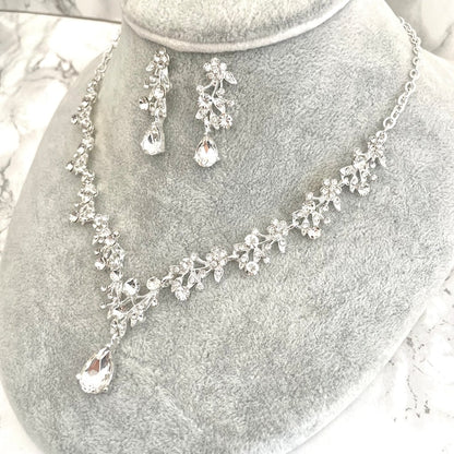 ange silverビジューブライダルネックレス&ピアスセット 【結婚式 アクセサリーセット】