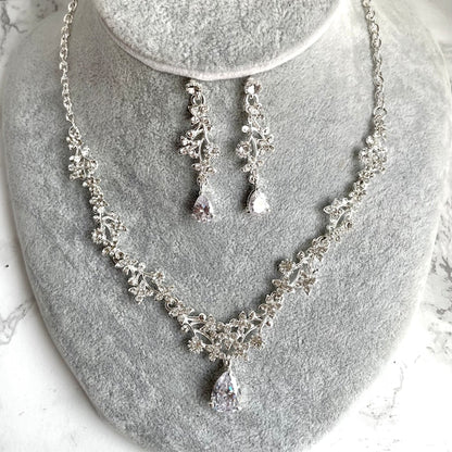 jouer silverビジューブライダルネックレス&ピアスセット 【結婚式 アクセサリーセット】