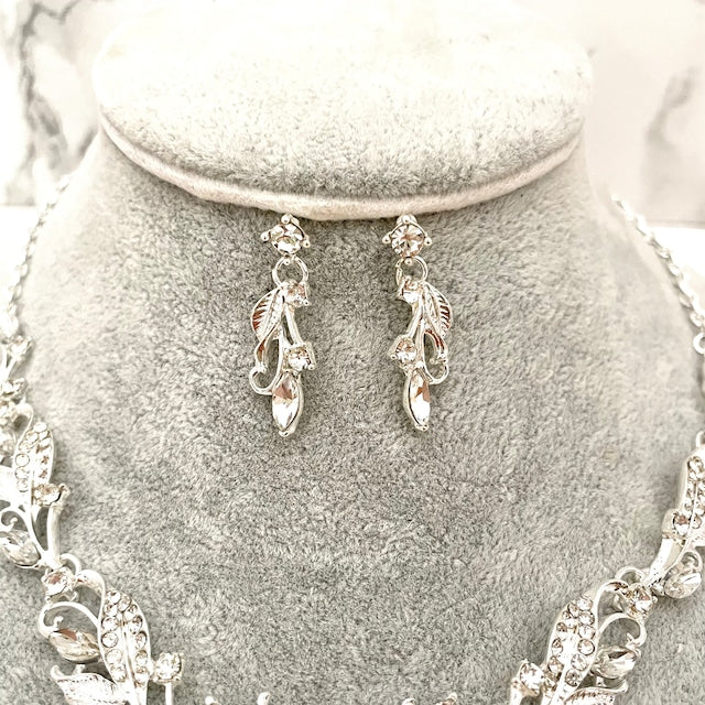 vif silver ビジューブライダルネックレス&ピアスset 【結婚式 アクセサリーセット】