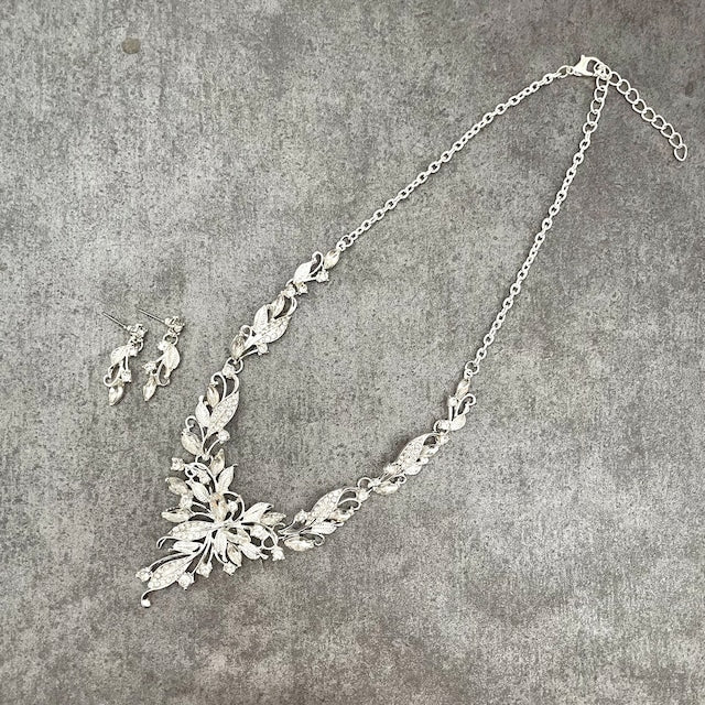 vif silver ビジューブライダルネックレス&ピアスset 【結婚式 アクセサリーセット】